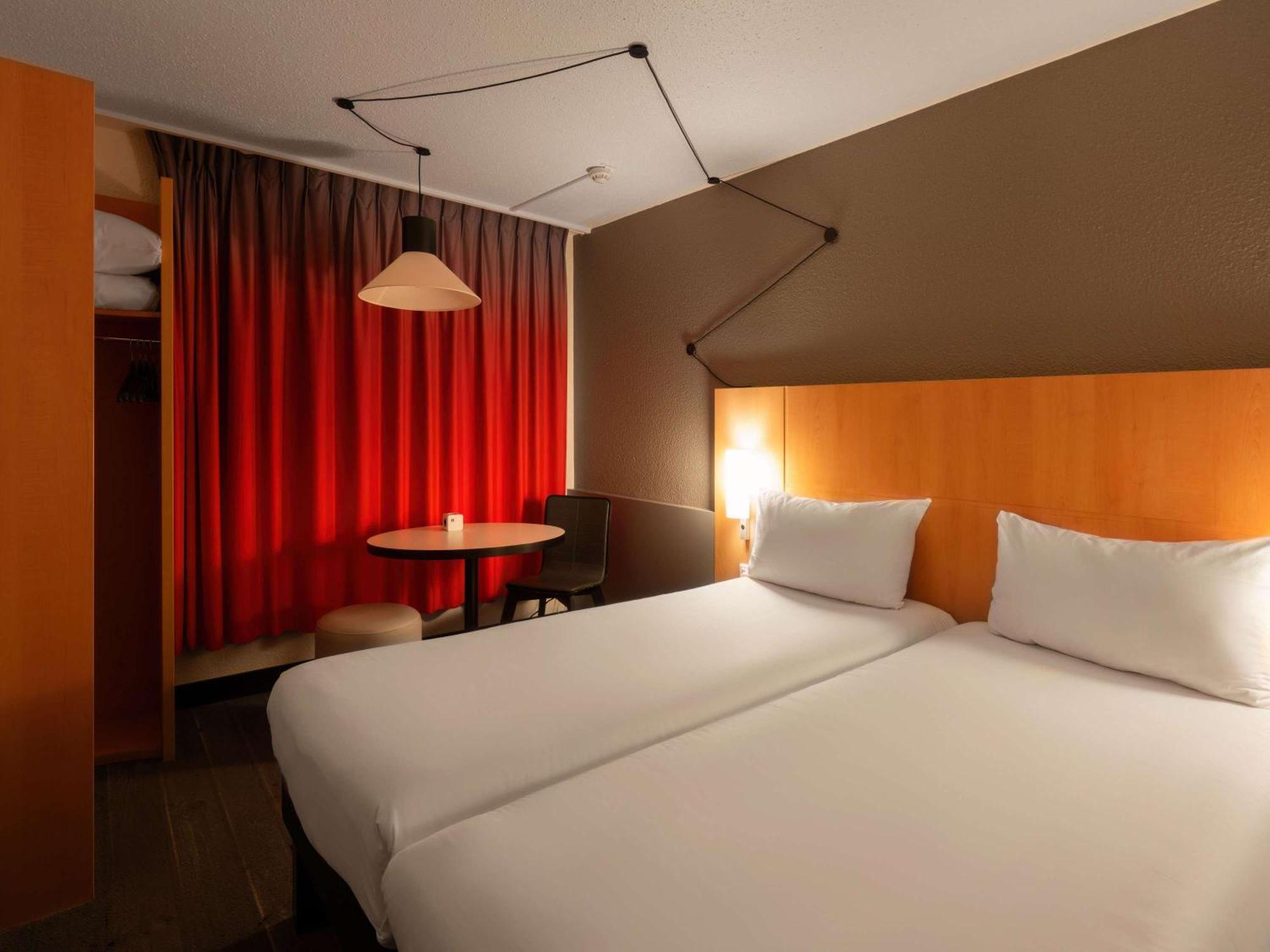 Hotel Ibis Cergy Pontoise Le Port Zewnętrze zdjęcie