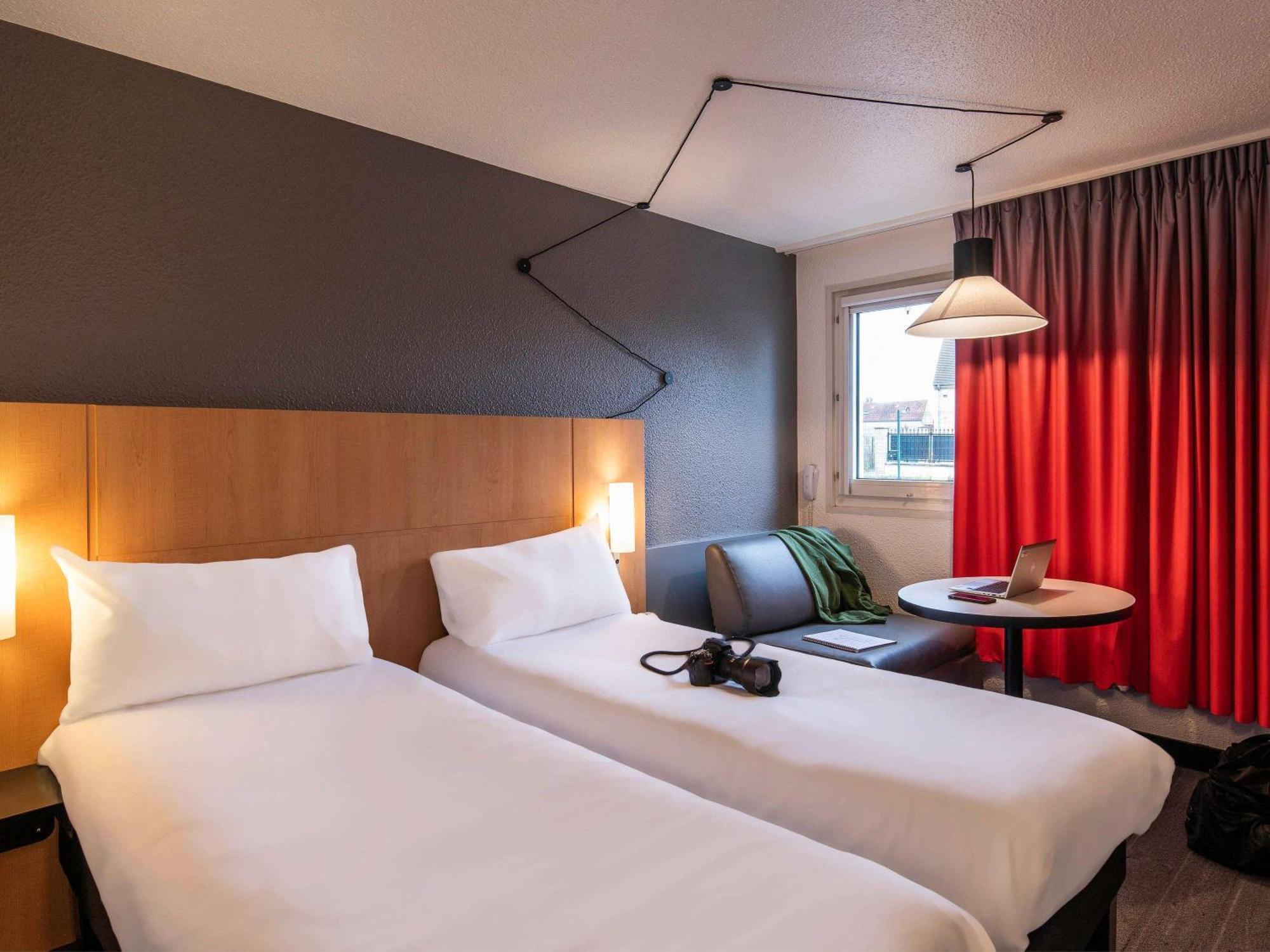 Hotel Ibis Cergy Pontoise Le Port Zewnętrze zdjęcie