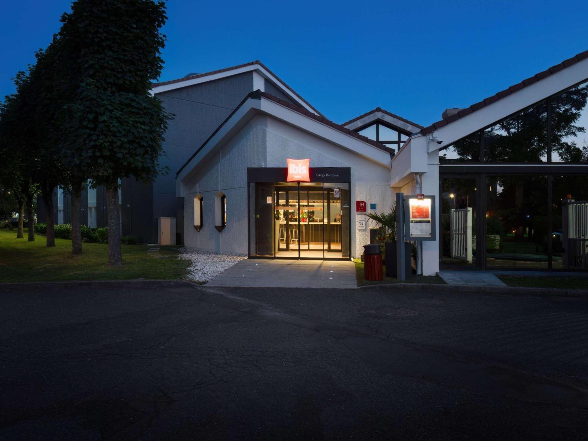 Hotel Ibis Cergy Pontoise Le Port Zewnętrze zdjęcie