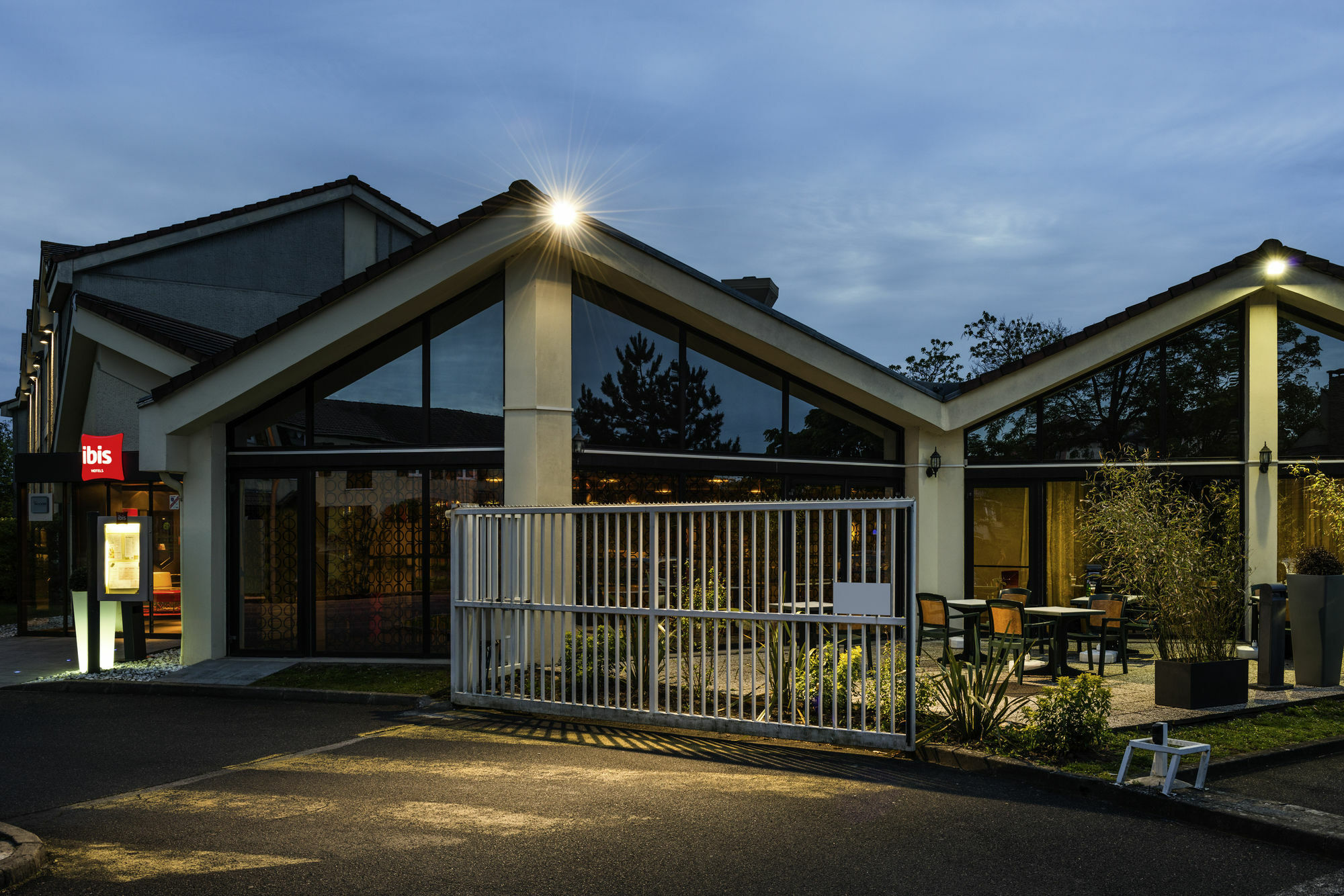 Hotel Ibis Cergy Pontoise Le Port Zewnętrze zdjęcie